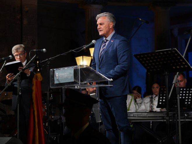 Siniša Karan na Krfu Siniša Karan na Krfu - Foto: SRNA