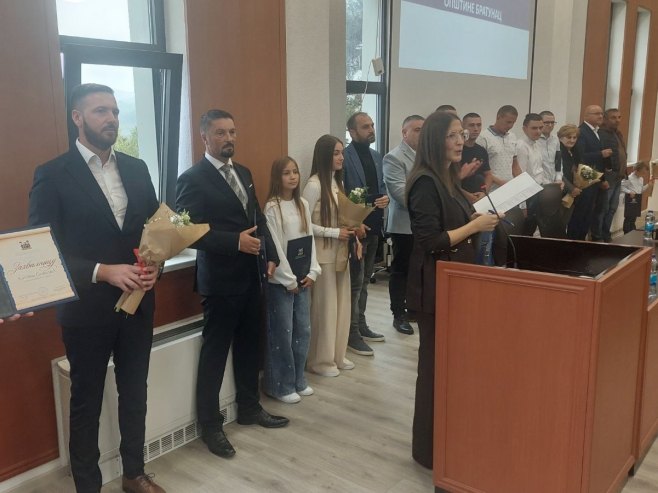 Dodjelom nagrada i priznanja obilježen Dan opštine Bratunac