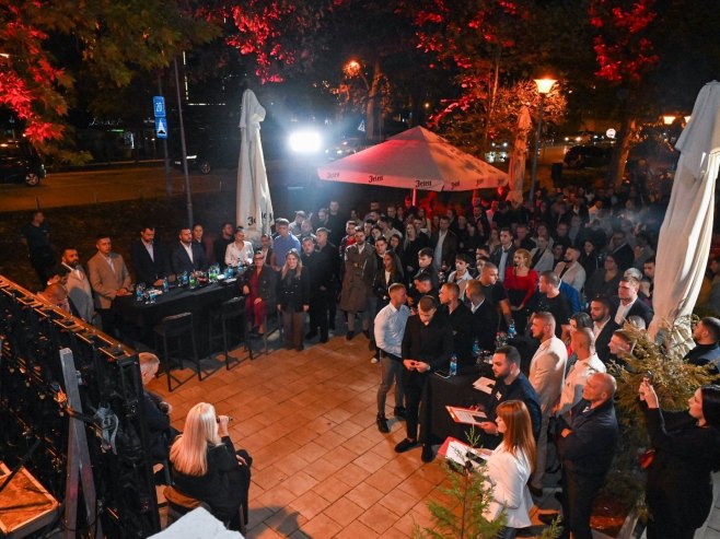 Mladi pitaju Mladi pitaju - Foto: Ustupljena fotografija
