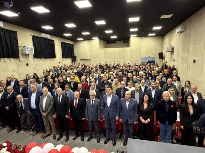 Tribina u Nevesinju Tribina u Nevesinju - Foto: Ustupljena fotografija