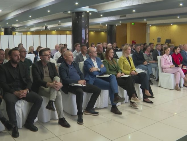 Forum privrede u Brodu: Dijalog preduzetnika i institucija za razvoj i promociju bescarinske zone