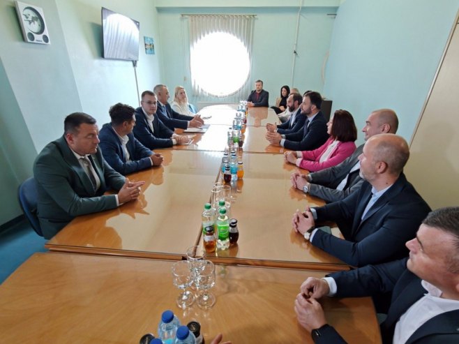 Minić u Prijedoru: Sastanak s rukovodstvom bolnice, gradonačelnikom i načelnicima potkozarskih opština