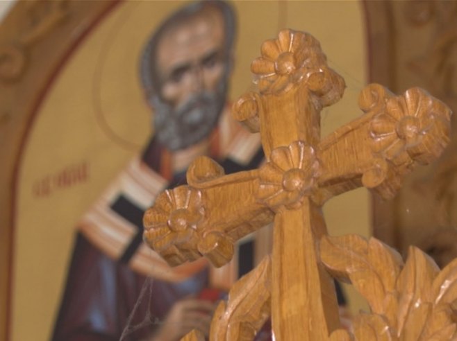 Danas Vozdviženje Časnog krsta - Krstovdan (VIDEO)
