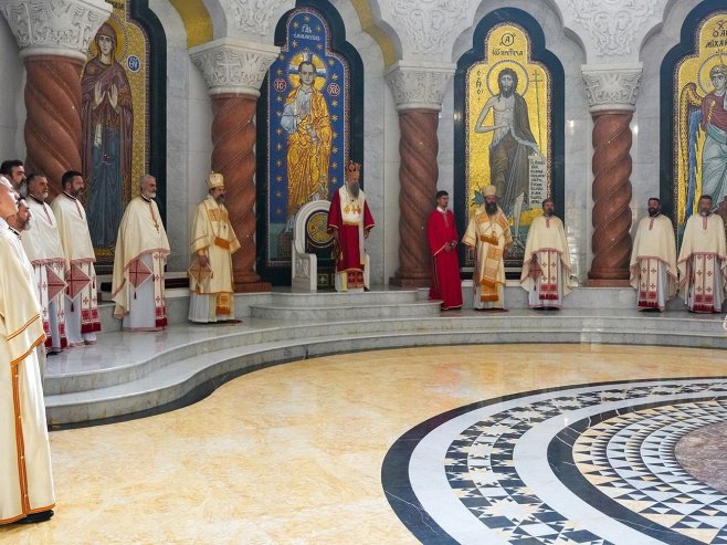 Patrijarh Porfirije: Neka krst Hristov bude sila i znamenje pobjede dobra