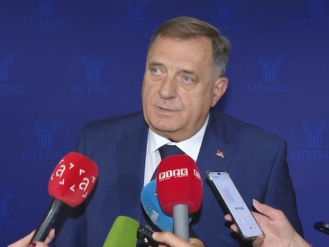 Dodik nakon predavanja u Moskvi: Svi koji se bave politikom znaju za šta se Srpska bori (FOTO/VIDEO)