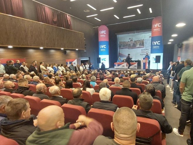 Ujedinjena Srpska - tribina u Bratuncu Ujedinjena Srpska - tribina u Bratuncu - Foto: RTRS