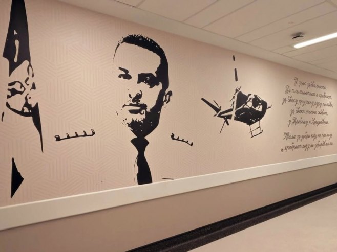 Mural zahvalnosti Bobanu Kusturiću u Bolnici "Sveti arhiđakon Stefan - 9. januar" u Trebinju (FOTO)