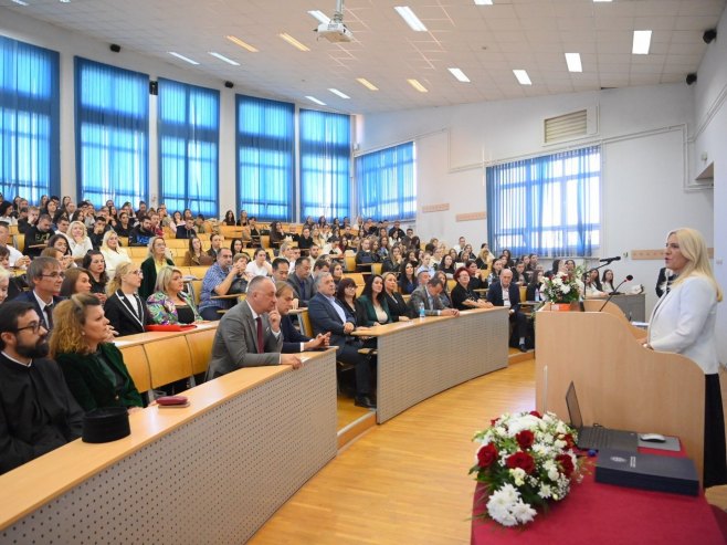 Cvijanović na otvaranju naučnog skupa na Pedagoškom fakultetu