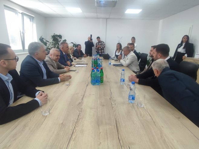 Minić sa rukovodstvom firme "PASS"