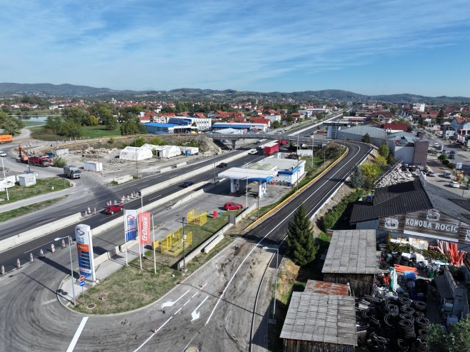 Pušten saobraćaj preko nadvožnjaka u Trnu (VIDEO)