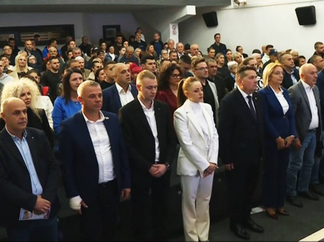 Ujedinjena Srpska - tribina u Palama Ujedinjena Srpska - tribina u Palama - Foto: RTRS