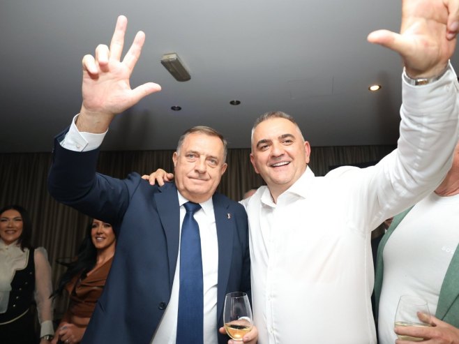 Milorad Dodik i Savo Minić Milorad Dodik i Savo Minić - Foto: ZIPAPHOTO/Borislav Zdrinja