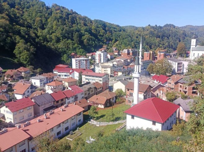 Skupština opštine Srebrenica razriješila dužnosti Faruka Đozića