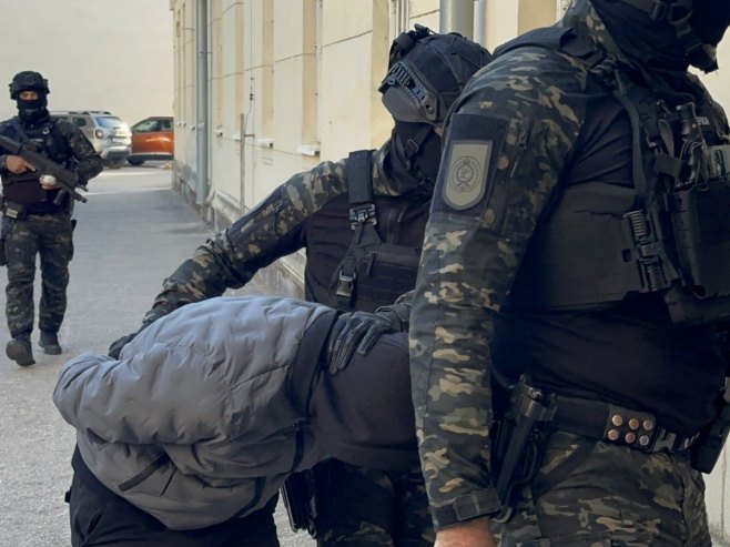 U Trebinju privedeno više lica zbog ulične prodaje narkotika (FOTO)