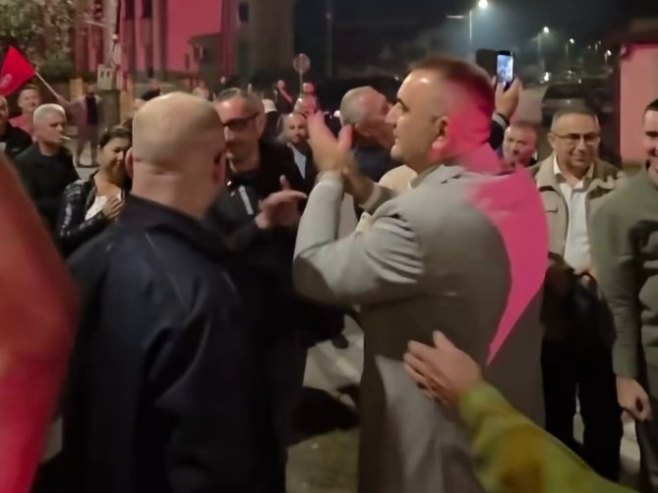 Minić u Šamcu dočekan uz pjesmu i vatromet (VIDEO)