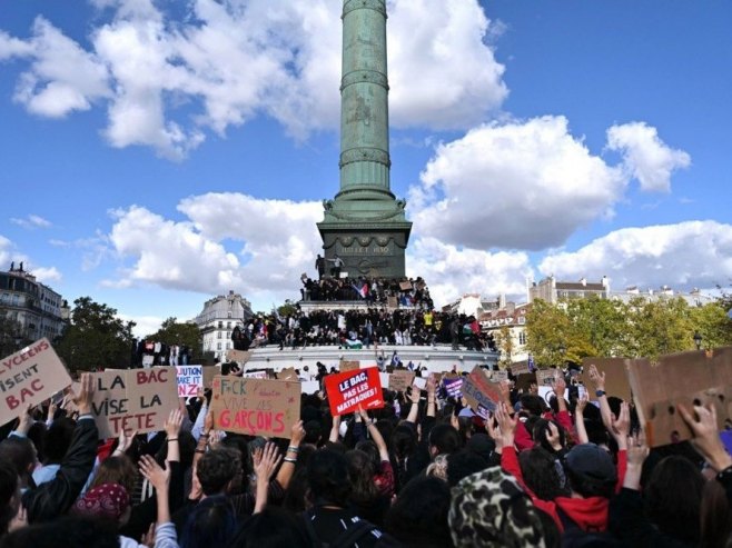 Nastavljaju se protesti francuskih srednjoškolaca, u Belgiji na ulice izašli studenti