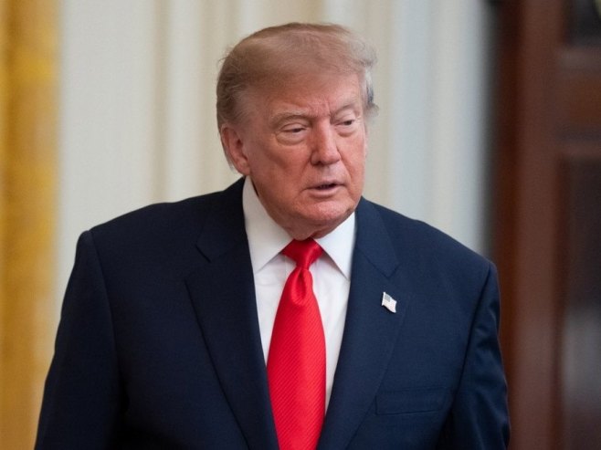 Donald Tramp (Foto: EPA/AARON SCHWARTZ, ilustracija) - 