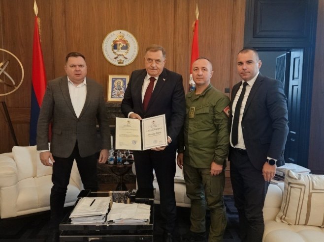 Dodiku priznanje Centra za obuku: Izrasli su u jedan od najvažnijih stubova MUP-a Srpske (FOTO)