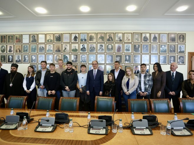 Macut sa episkopom Heruvimom i srpskim studentima iz regiona koji studiraju u Srbiji