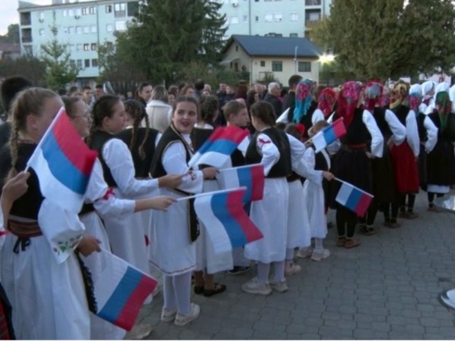 Laktaši: Ulicama grada prošla litija