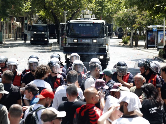 Tirana: Demontracije prerasle u sukob, više povrijeđenih i privedenih