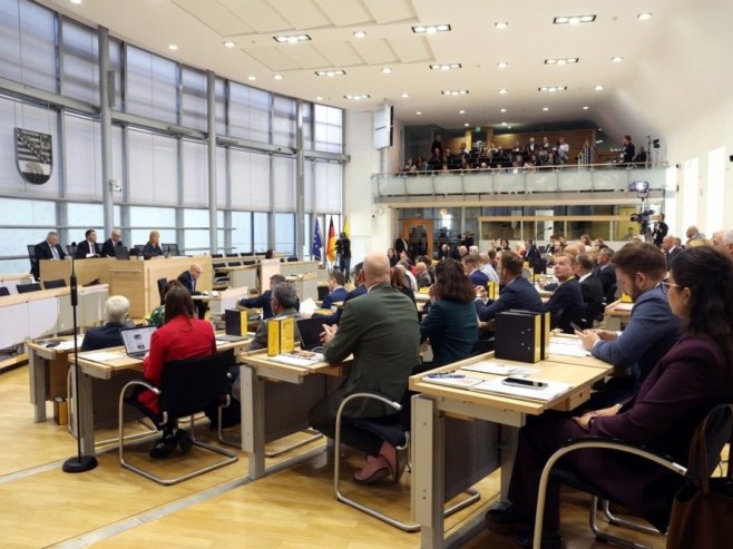 Parlament njemačke pokrajine usvojio rezoluciju kojom se traži ukidanje sankcija Rusiji