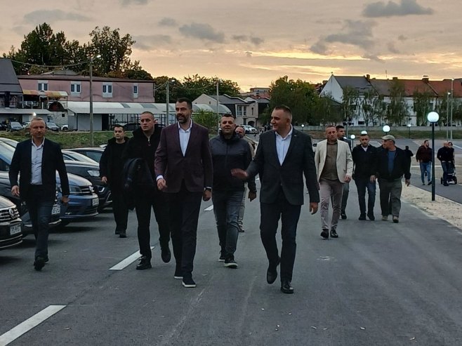 Minić u Šamcu na svečanosti povodom završetka prve faze uređenja obale Save (FOTO)