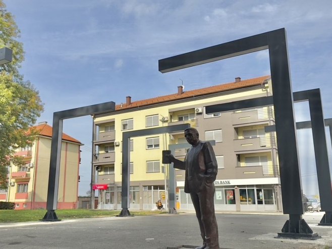 Minić: Važno da Duško Trifunović ima počasno mjesto u rodnom Brodu