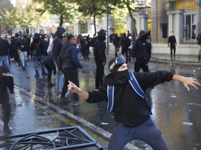 U Albaniji na protestima novi sukobi demonstranata i policije