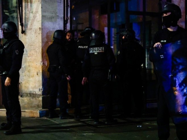 Policijski čas u pojedinim dijelovima Pariza