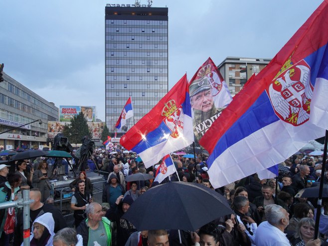 Veliki predizborni skup "Ujedinjena Srbija" u Nišu; Dodik: Srpska zagledana u Srbiju (VIDEO) Veliki predizborni skup "Ujedinjena Srbija" u Nišu; Dodik: Srpska zagledana u Srbiju (VIDEO)