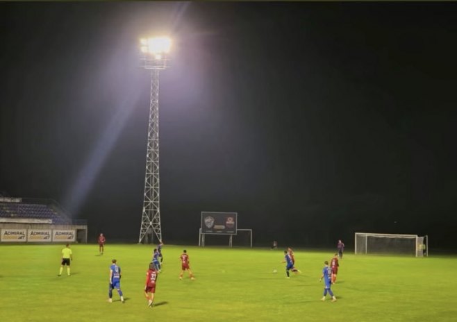 Veliki dan za Laktaše: Odigrana prva utakmica pod reflektorima (VIDEO)