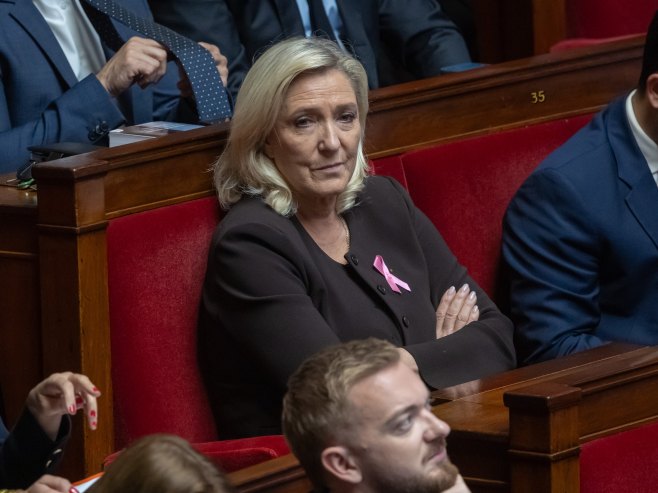 Marin Le Pen ubjedljivo vodi u anketama