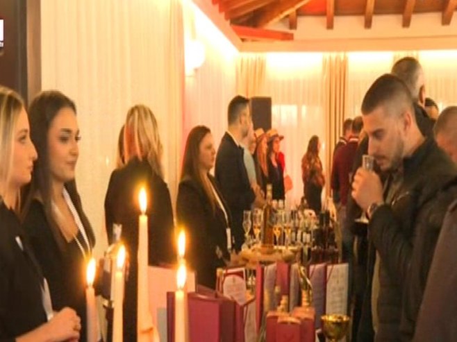 Više od 40 izlagača na festivalu "Rakije Srpske" u Trnu kod Laktaša