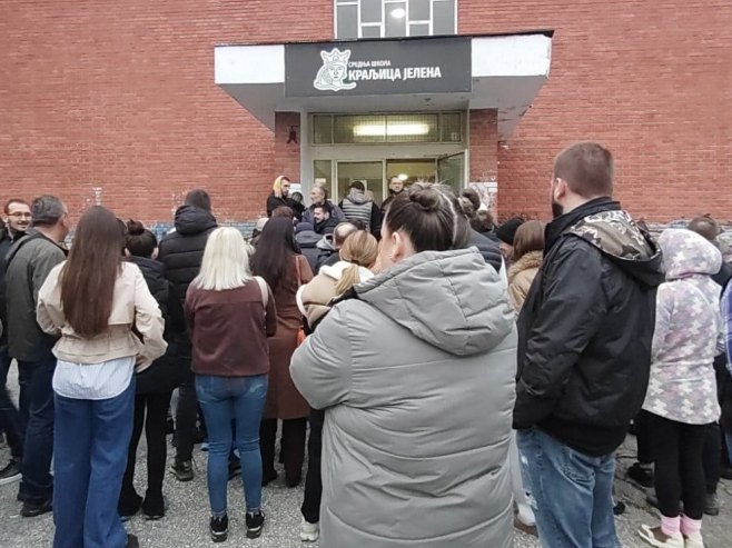 U Srbiji do 9.00 časova izašlo 12 odsto birača