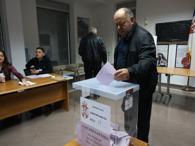 U Banjaluci na vrijeme otvorena sva tri biračka mjesta