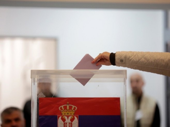 U Srbiji završeni vanredni parlamentarni izbori (VIDEO)