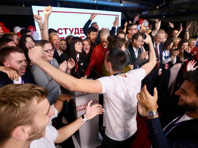 Pristalice Studentske liste slave pobjedu na izborima (FOTO)