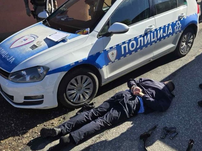 U okviru akcije "Terminal" lišeno slobode pet policijskih službenika (FOTO/VIDEO)