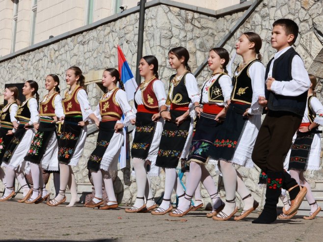 Festival folklora u Ugljeviku okupio oko 200 djece i čuvara narodne tradicije