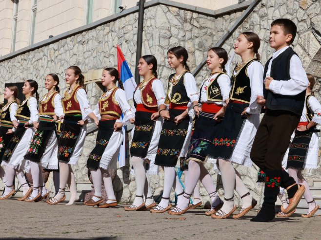 Festival folklora okupio 200 djece i čuvara narodne tradicije u Ugljeviku