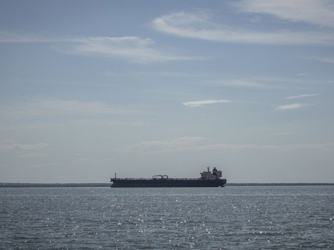 Tanker naletio na pomorske mine