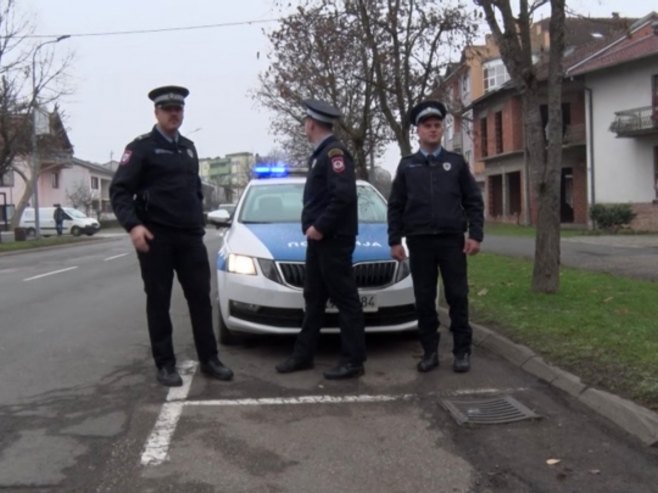 PU Gradiška: Policajci uvijek spremni da pomognu najugroženijima (VIDEO)