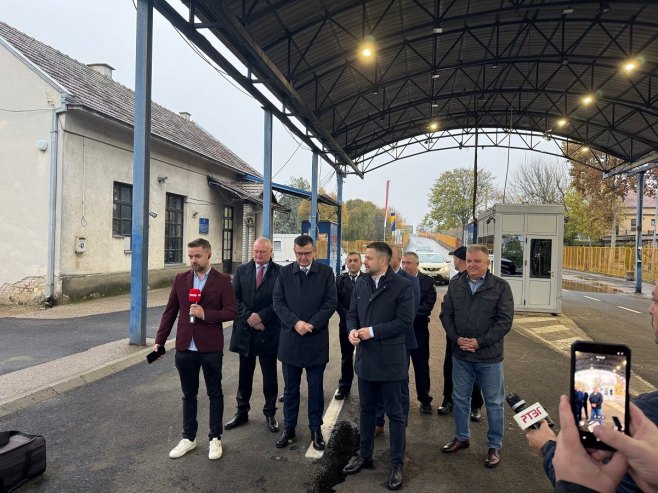 Poslije petomjesečnog zastoja, u Gradišci ponovo, za saobraćaj, otvoren granični prelaz u centru grada