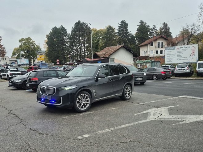 Ministar odbrane Italije Gvido Krozeto stigao u bolnicu u Brčkom: Posjetiće povrijeđene vojnike EUFOR-a