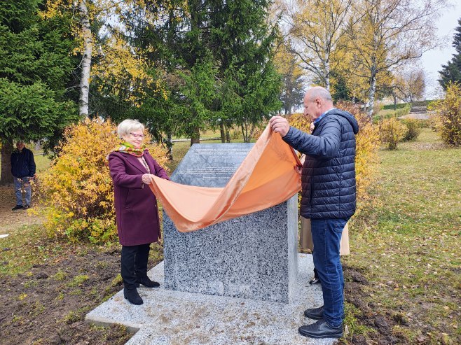Sokolac - otkrivena Spomen-ploča u čast 287 mađarskih državljana - Foto: SRNA