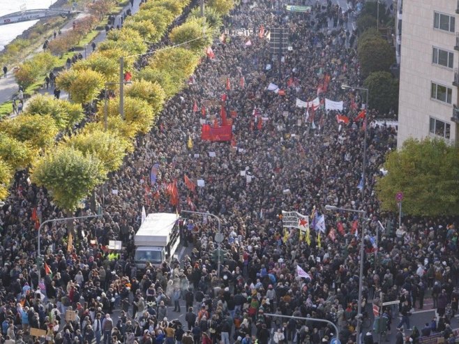 Hiljade ljudi u Njemačkoj na protestima na koje je pozvala Generacija Z