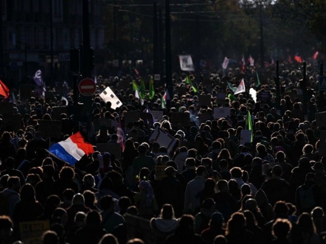Protesti širom Evrope - neredi u Francuskoj i Njemačkoj  (VIDEO)
