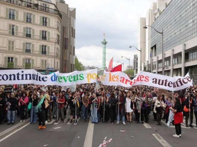 Prvomajski protesti u Parizu (Foto: EPA-EFE/Teresa Suarez) - 